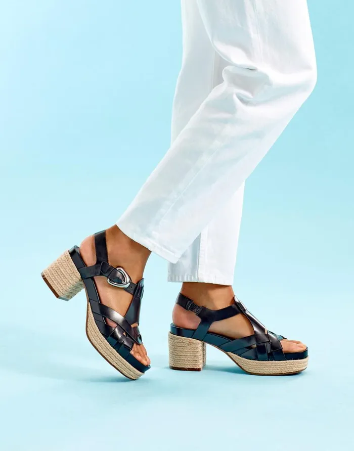 Aerosoles Comfortable Women039s Strappy Molded Footbed Platform Sandal In Black Leather Black Leather Women Platforms