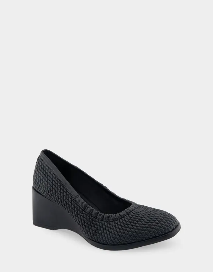 Aerosoles Comfortable Women039s Wedge Pump In Black Faux Leather Black Quilted Faux Leather Women Pumps