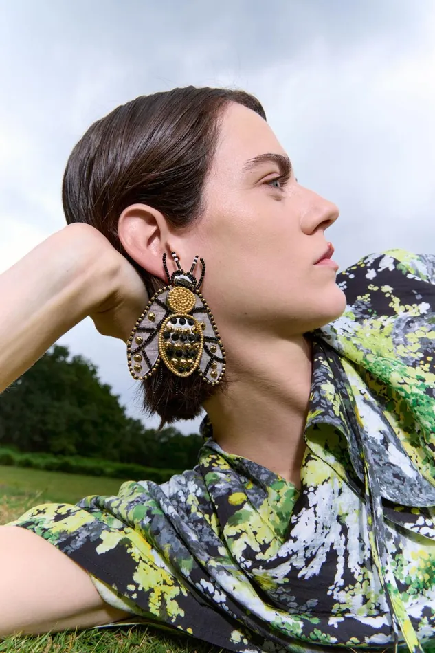 Black And Gold Bee Earring With Crystals Gold Women Bimba Y Lola Jewelry