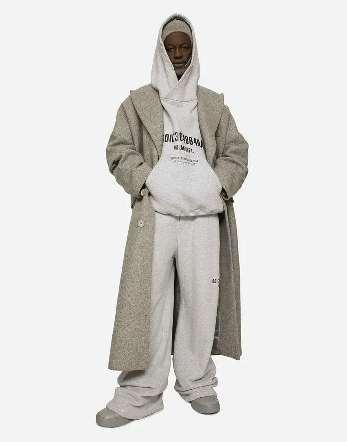 Dolce and Gabbana Trousers And Shorts Men Printed Jogging Pants With Small Abrasions Grey Dolce and Gabbana Trousers And Shorts Men Printed Jogging Pants With Small Abrasions Grey