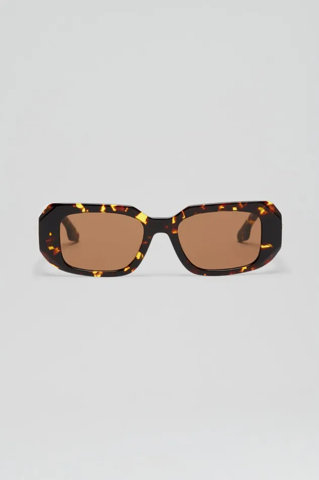 Eyewear Women Scanlan Theodore ST BOLD RECTANGLE SUNGLASSES Tortshell Eyewear Women Scanlan Theodore ST BOLD RECTANGLE SUNGLASSES Tortshell