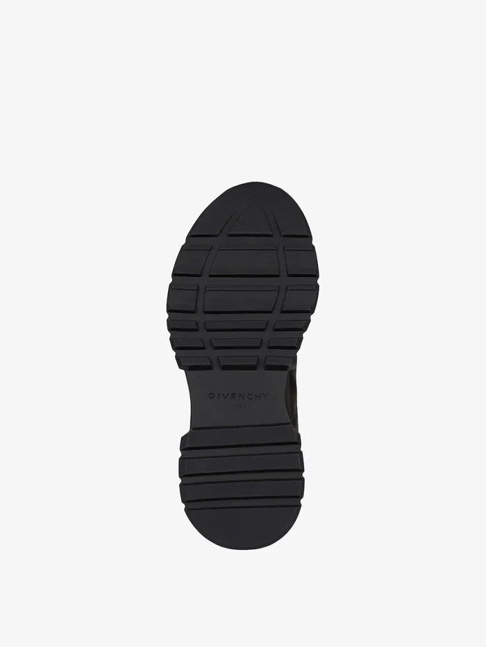 Givenchy Spectre Runner Sneakers In Synthetic Fiber With Zip Black Men Sneakers Givenchy Spectre Runner Sneakers In Synthetic Fiber With Zip Black Men Sneakers