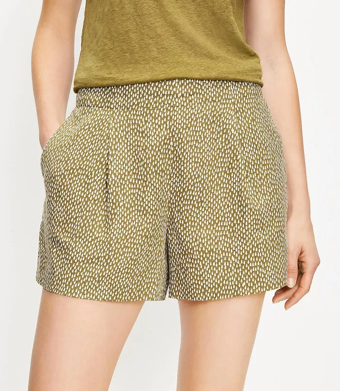 LOFT The Pleated Pull On Short In Mosaic Dot Dark Kiwi Green Women Shorts