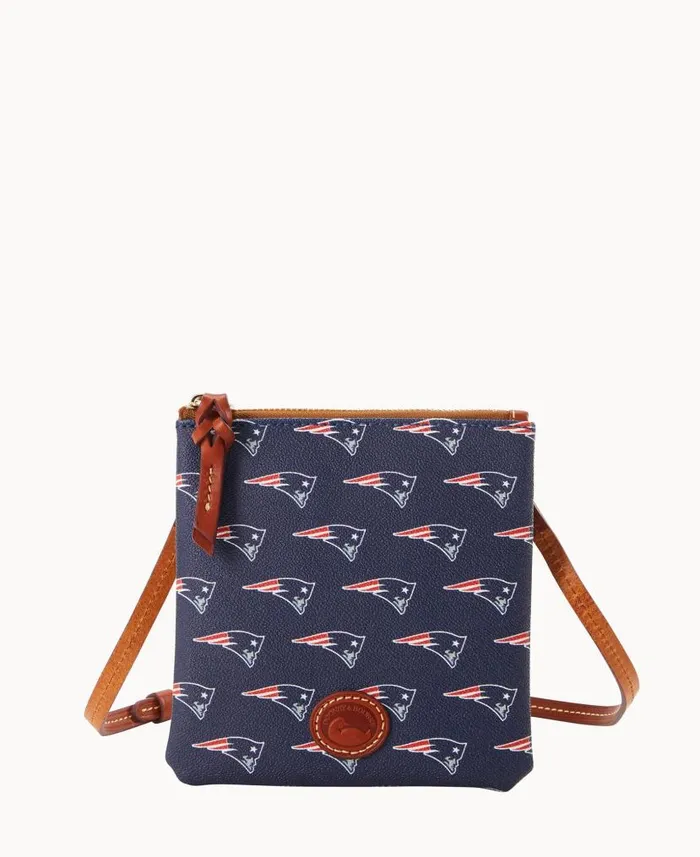NFL Patriots Small North South Top Zip Crossbody Patriots Woman Dooney and Bourke Crossbodies NFL Patriots Small North South Top Zip Crossbody Patriots Woman Dooney and Bourke Crossbodies