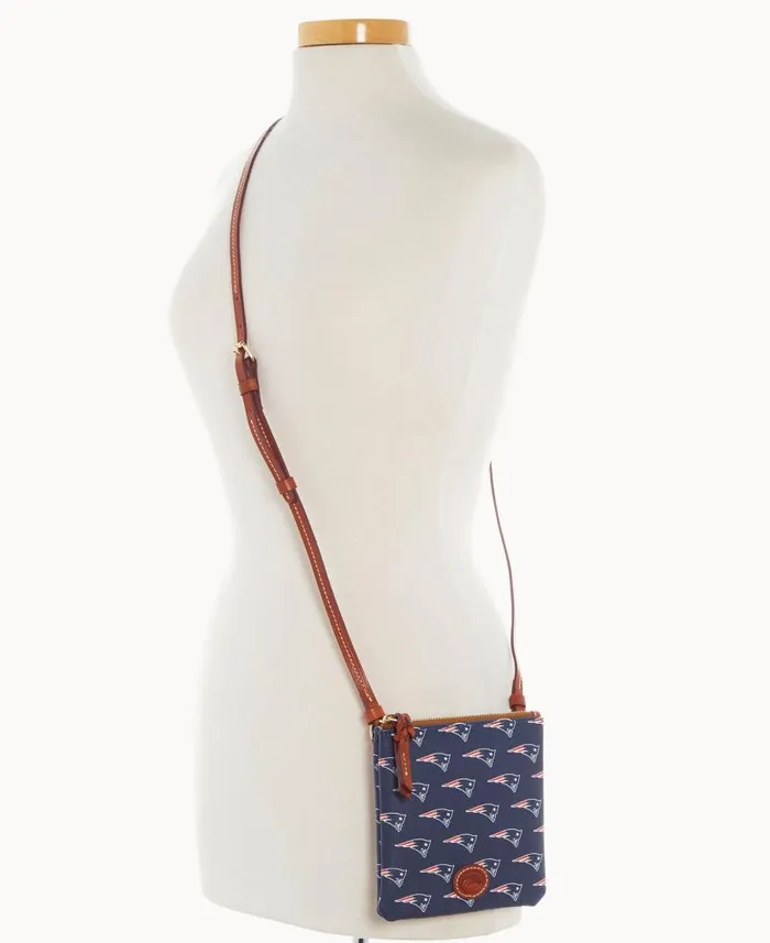 NFL Patriots Small North South Top Zip Crossbody Patriots Woman Dooney and Bourke Crossbodies NFL Patriots Small North South Top Zip Crossbody Patriots Woman Dooney and Bourke Crossbodies