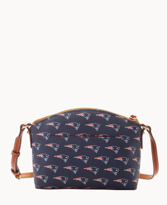 NFL Patriots Suki Crossbody Med Wristlet Patriots Woman Dooney and Bourke Crossbodies NFL Patriots Suki Crossbody Med Wristlet Patriots Woman Dooney and Bourke Crossbodies