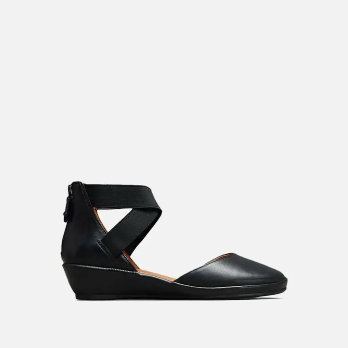 Noa Ankle Strap Wedge Black Women Kenneth Cole Flats