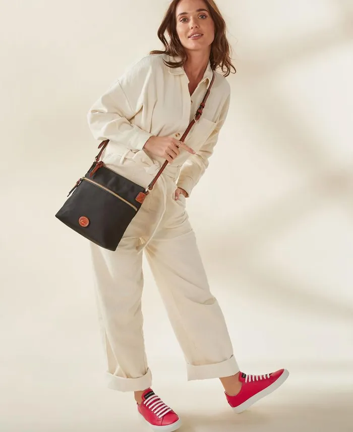 Nylon Crossbody Navy Woman Dooney and Bourke Crossbodies Nylon Crossbody Navy Woman Dooney and Bourke Crossbodies