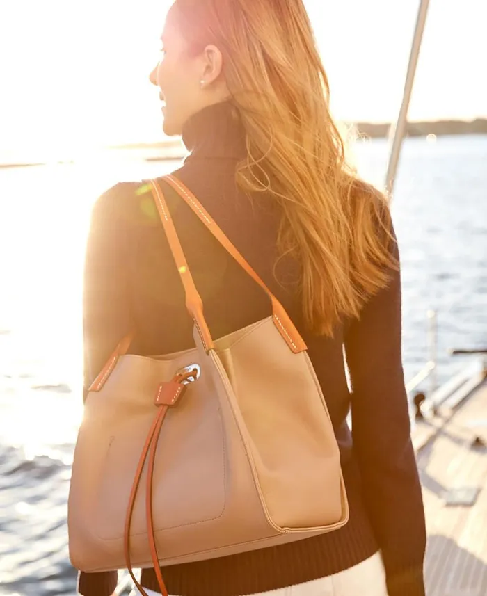 Oncour Twist Small Full Up Dark Taupe Woman Dooney and Bourke Shoulder Bags Oncour Twist Small Full Up Dark Taupe Woman Dooney and Bourke Shoulder Bags