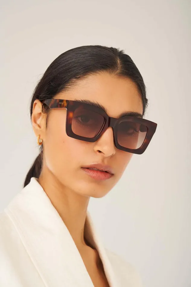 Oroton Reese Sunglasses Dark Tort Women Sunglasses Oroton Reese Sunglasses Dark Tort Women Sunglasses