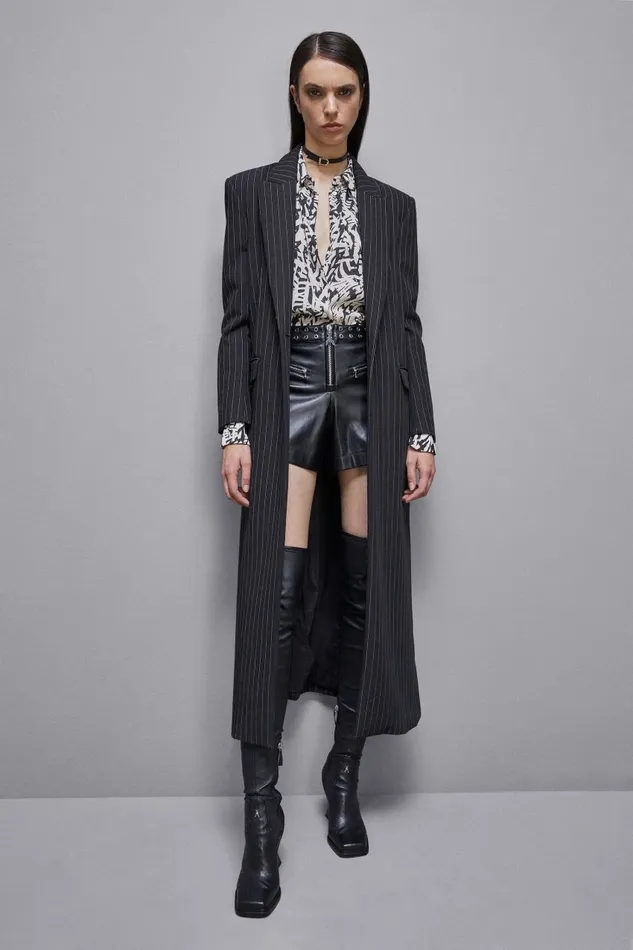 Patrizia Pepe Pants and Jeans Faux Leather LowWaisted Shorts With Zipper Black 8211 Women