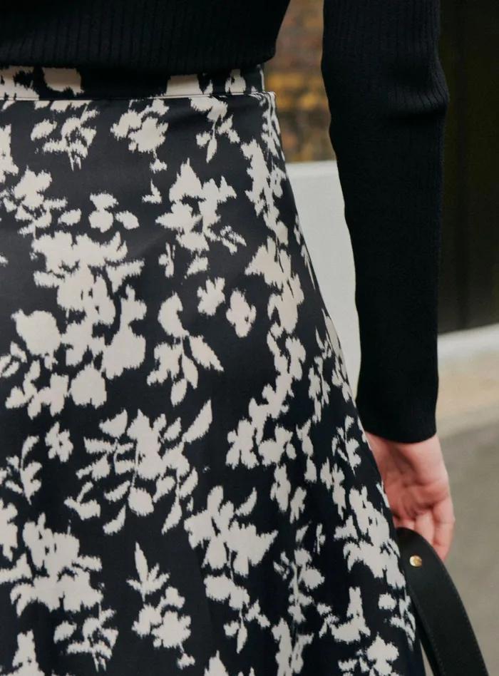 Petite Mendigote Skirts and Shorts Fw24 Jupe Midi Janine Floral Black 8211 Women