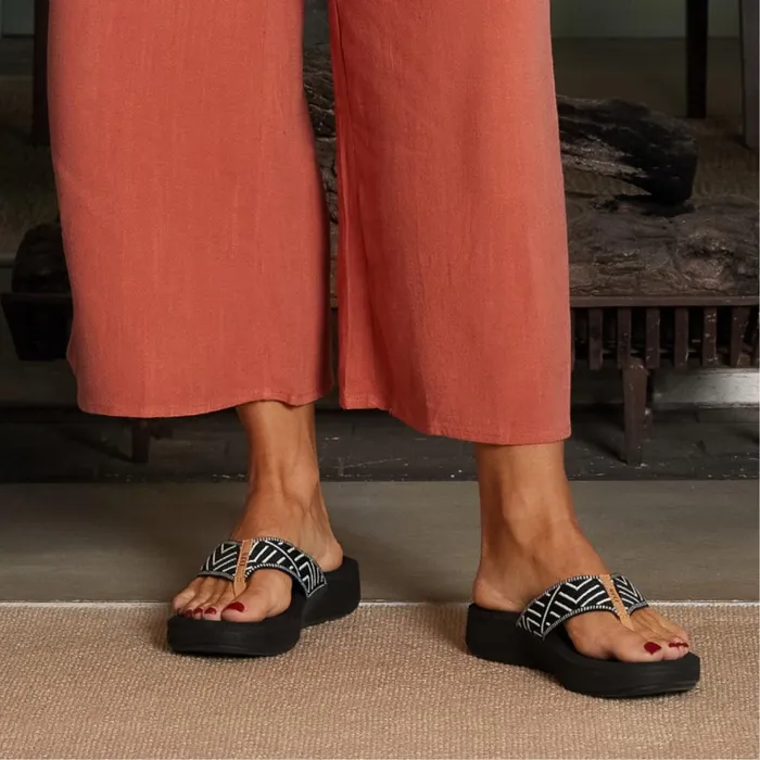 Reef Flip Flops Cushion Cloud Textile Black Geo 8211 Women Reef Flip Flops Cushion Cloud Textile Black Geo 8211 Women