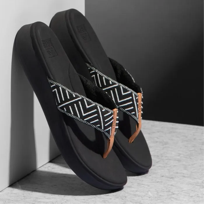 Reef Flip Flops Cushion Cloud Textile Black Geo 8211 Women Reef Flip Flops Cushion Cloud Textile Black Geo 8211 Women