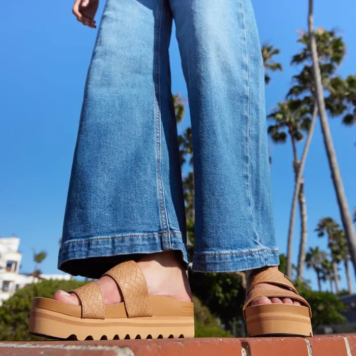 Reef Sandals Cushion Vista Hi Tan Wicker 8211 Women Reef Sandals Cushion Vista Hi Tan Wicker 8211 Women