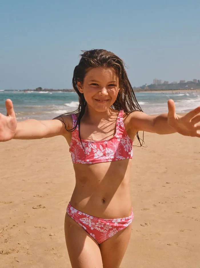 Roxy Swim Girl039s 416 Aloha Spirit Two Piece Bralette Bikini Set For Girls Shocking Pink Hello Aloha Smal 8211 Women