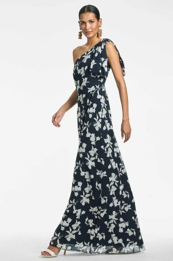Sachin and Babi Chelsea Gown 8211 Navy Venetia Petal Navy Venetia Petal Women Plus Sizes Sachin and Babi Chelsea Gown 8211 Navy Venetia Petal Navy Venetia Petal Women Plus Sizes