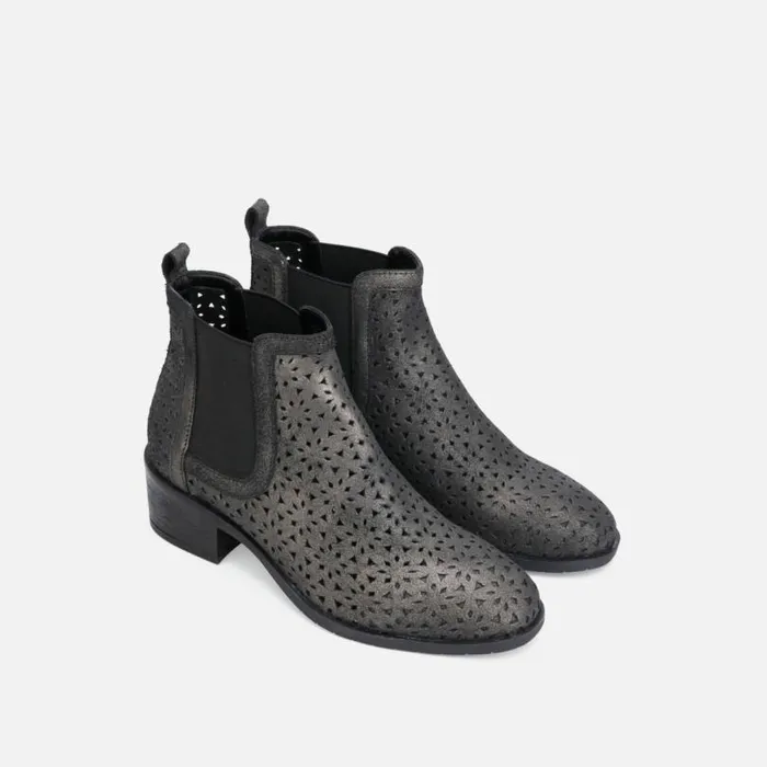 Salt Metallic Cutout Detail Chelsea Boot Pewter Women Kenneth Cole Boots Booties