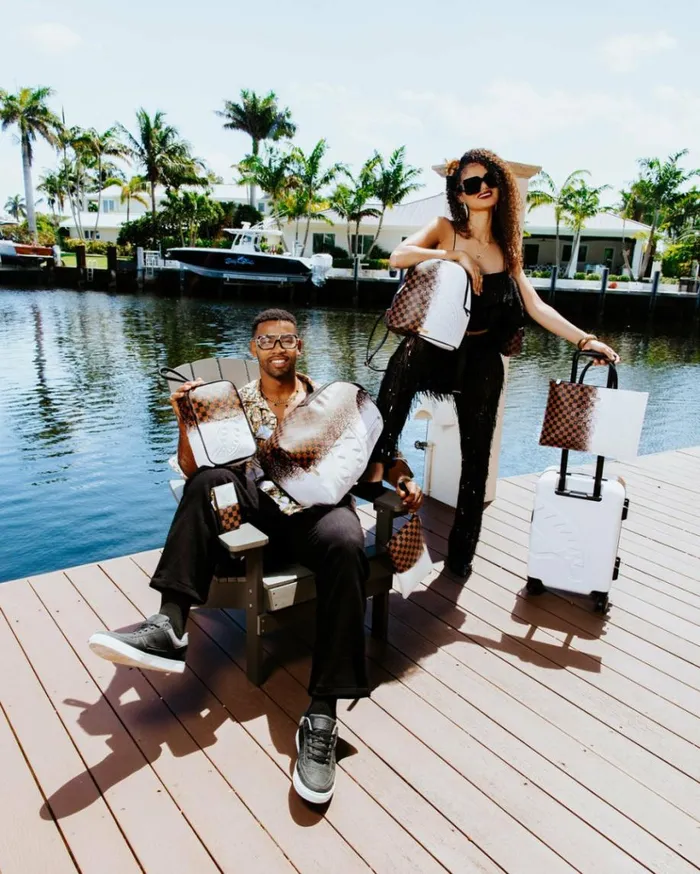SPRAYGROUND SPRAYSHARKS WORLDWIDE SLIM MONEY HOLDER Bags