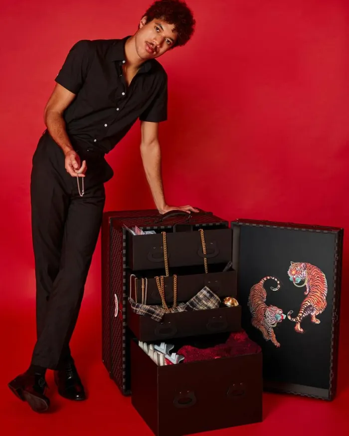SPRAYGROUND VANQUISH II WARDROBE TRUNK Bags