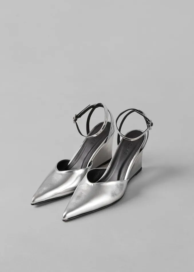 The Frankie Shop Alohas Polly Shimmer Leather Pumps 8211 Silver 8211 Women