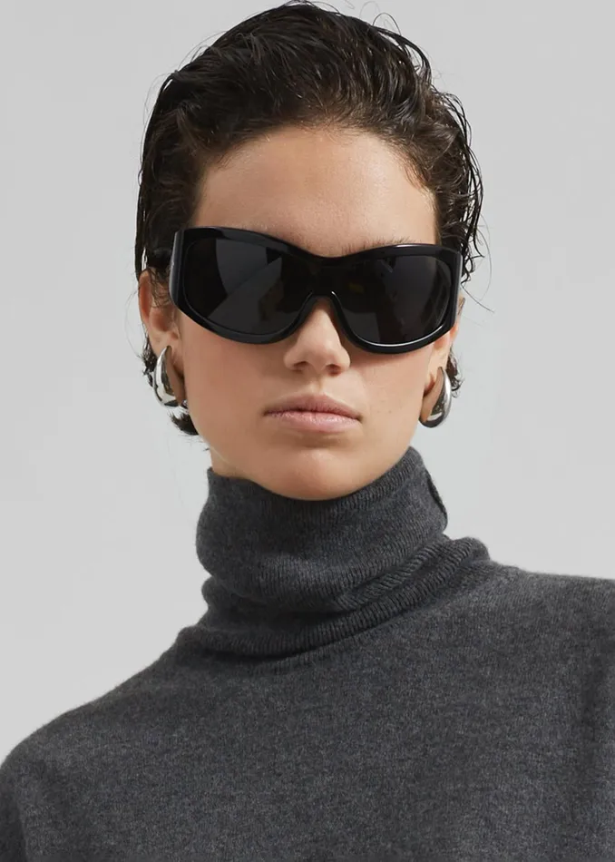 The Frankie Shop Port Tanger Nunny Sunglasses 8211 Black AcetateBlack Lens 8211 MenWomen