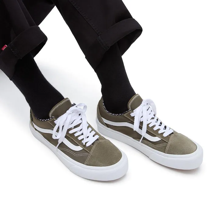 Vans Classics Men GoreTex Old Skool Shoes Green