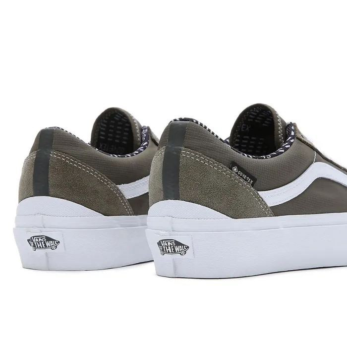 Vans Classics Men GoreTex Old Skool Shoes Green