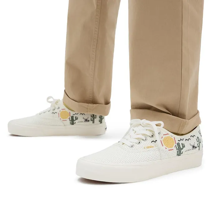Vans Classics Women Desert Embroidery Authentic VR3 Shoes White