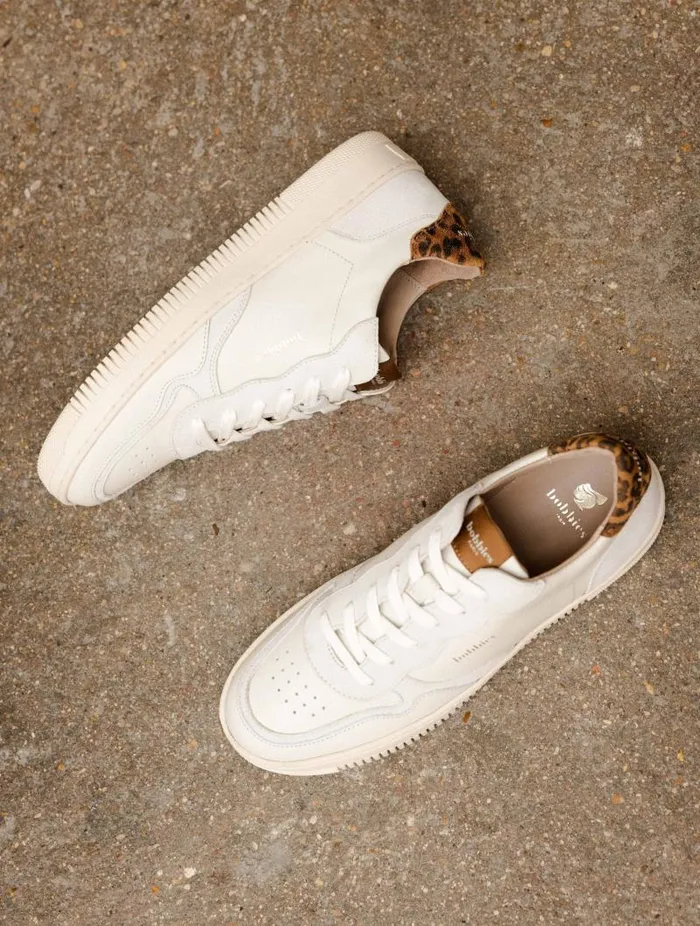 Women Sneakers Bobbies Scott Off White and Wild Leo Women Sneakers Bobbies Scott Off White and Wild Leo